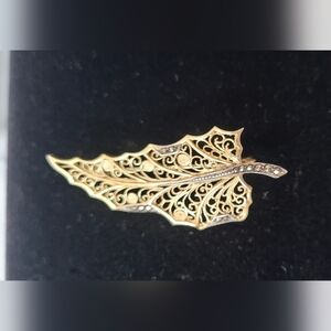 Vintage Elegant 835  Leaf And Marcasite  Filigree Brooch